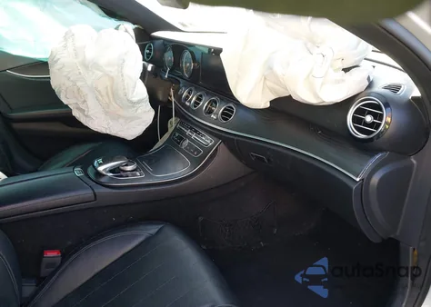 2019 Mercedes-Benz E 300 z USA, uszkodzony, nr VIN WDDZF4JB9KA502148